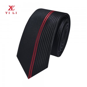 Копринена вратовръзка с дизайн на ивици с геометрична симетрия