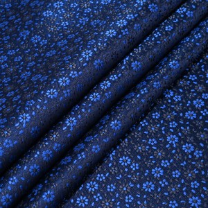 Polyesterden yapılmış mikrofiber kravat kumaşı