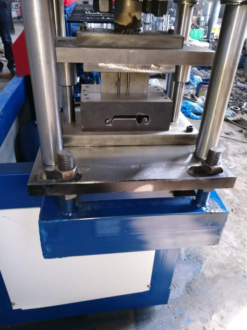 100% Original Factory Metal Cut To Length Machine - Roll Shutter Door Machine and Slide Machine – Yingyee