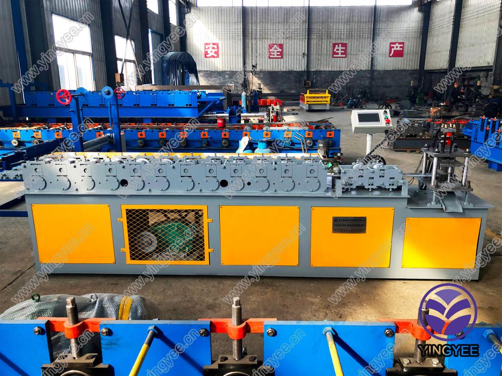 2018 wholesale price Glazed Roof Tile Roll Forming Machine - Roll Up Garage Door Machinery – Yingyee
