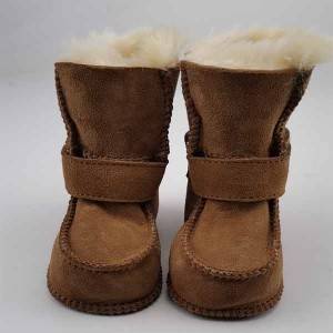 Winter sheepskin slippers suitable for baby