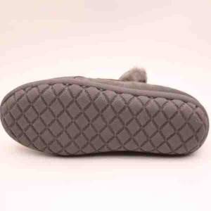 Custom natural sheepskin indoor slippers popular in winter