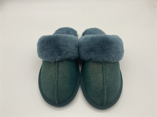 100% Original Ladies Sheepskin Slippers In Mink - Shiny Green Sliver Collar Mules  – Yiruihe