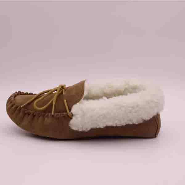 Good Quality Ladies Wooly Sheepskin Slippers - Lady Cuff Rubber sole Wool Moccasins  – Yiruihe