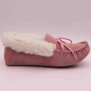 We are a reputable company selling men’s and women’s outdoor sheepskin shoes and indoor sheepskin slippers
