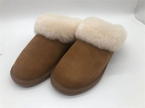 Wholesale Dealers of Mens Classic Australian Merino Shearling-Lined Scuff Slippers - Tan Color Short Boot Slippers  – Yiruihe