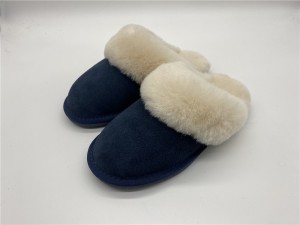 Comfortable flat sheepskin slippers with suede