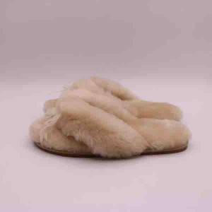 Cute bowknot with stylish lady’s sheepskin slippers