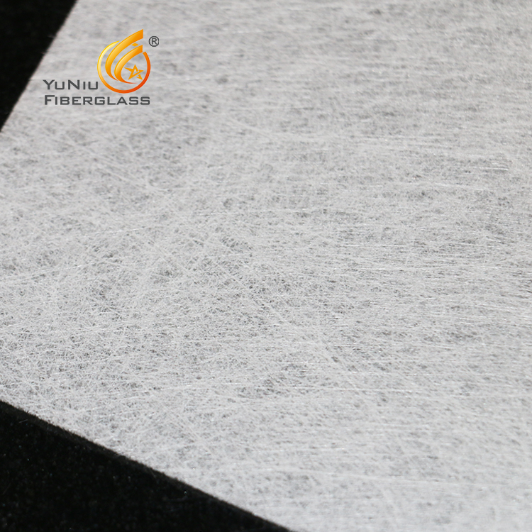 Fiberglass surface tissue mat for roofs with excellent distribution