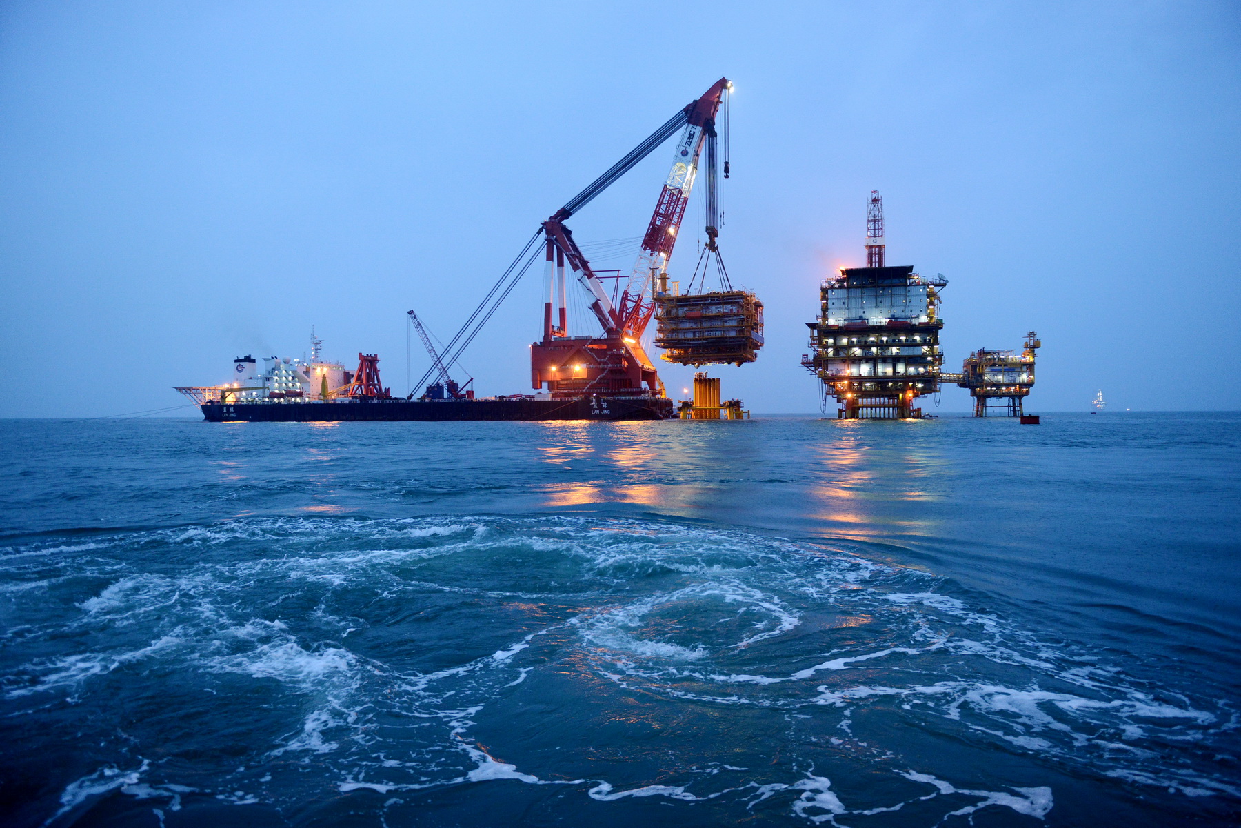 Application of glass fiber and other composite materials in offshore platforms