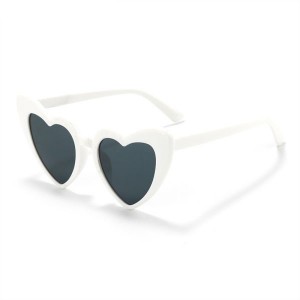 Stilīgas un modernas sirds formas saulesbrilles gan vīriešiem, gan sievietēm8806