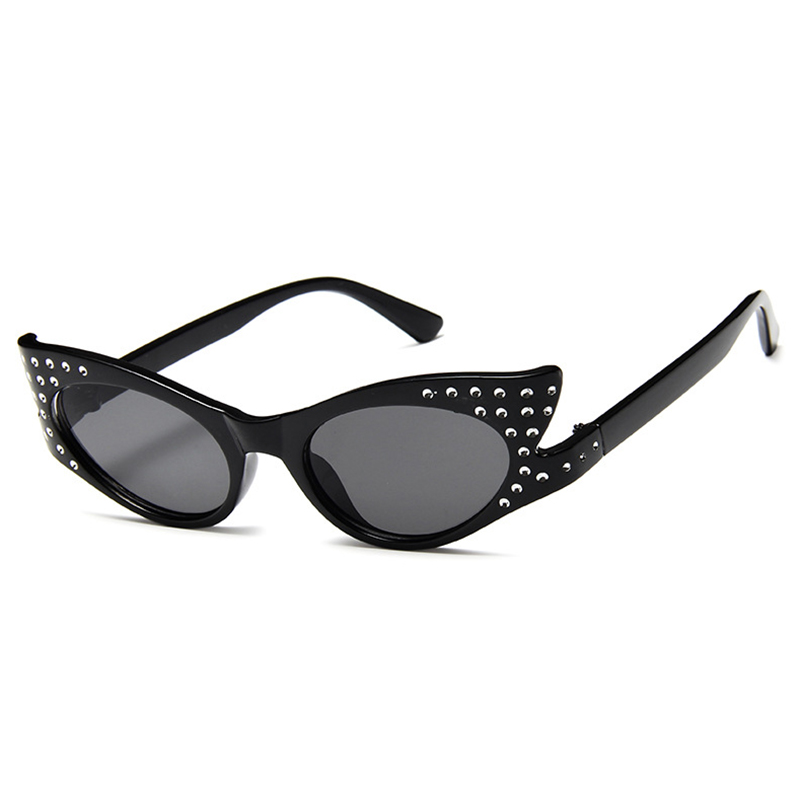 Cat Eye Rivet Retro Women Sunglasses 5069 Featured Image