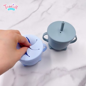 Silicone Drinking Cup With Straw And Lid
