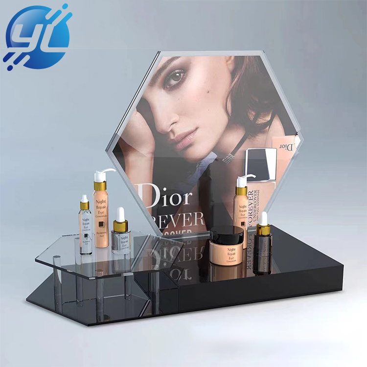Three aspects highlight the effect of acrylic cosmetic display stand