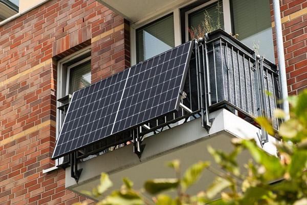 Hamburg’s 90% Balcony Solar Subsidy for Low-Income Families
