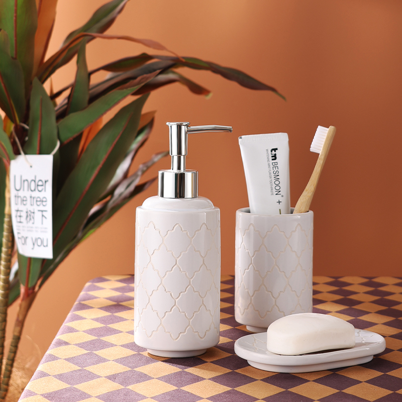 Manufacturer Modern White 3pcs Ceramic Bathroom Accessories Set-1