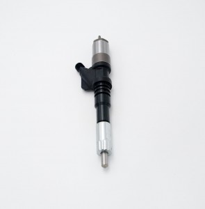 Injektor bahan bakar Denso 095000-1210 6156-11-3300 untuk industri Komatsu SA6D125