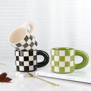 Factory Handmade Personalized Ceramic Coffee Grid pattern mug For gift