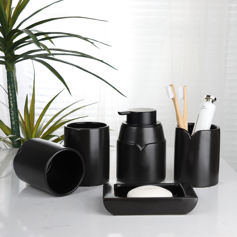 ODM High Quality 5 Pieces Ceramic V-shaped collar design Black Bathroom Soap Holder Set Supplier Featured Image