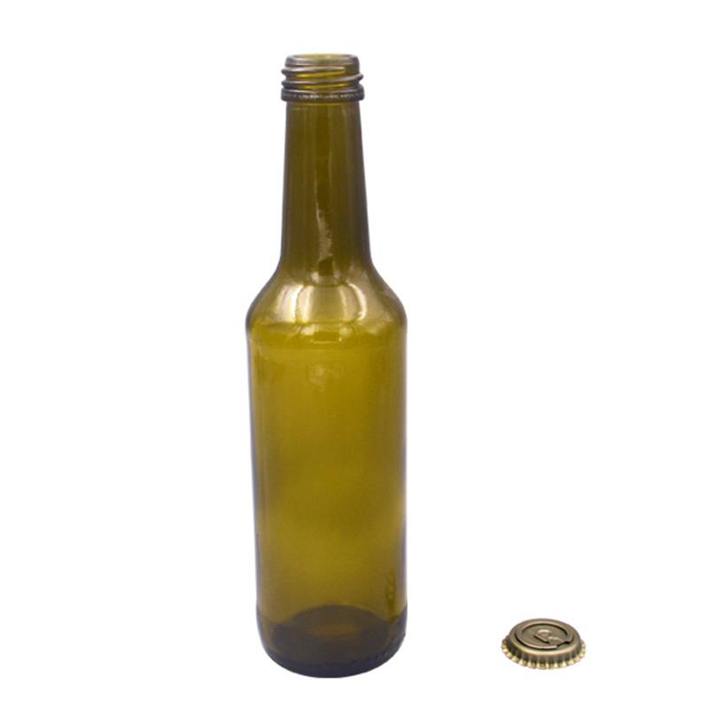 Green bottles and beer bottles Featured Image
