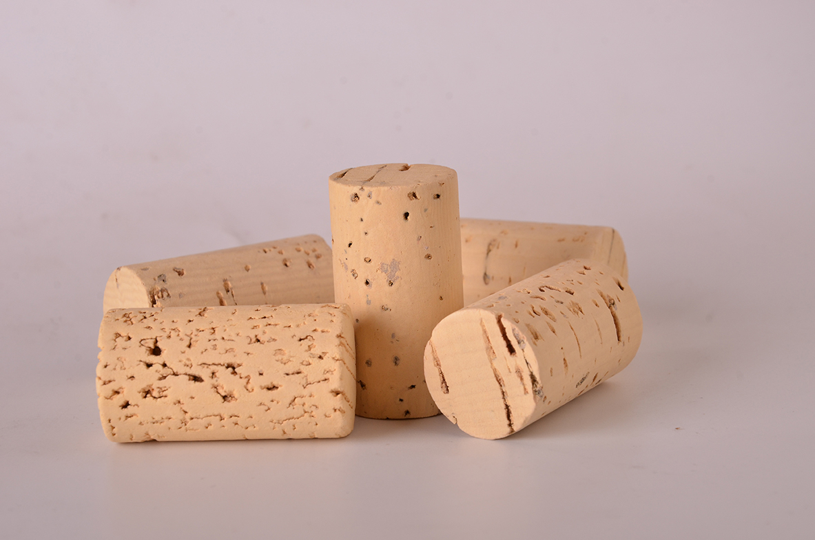 The birth and introduction of wine corks with different materials