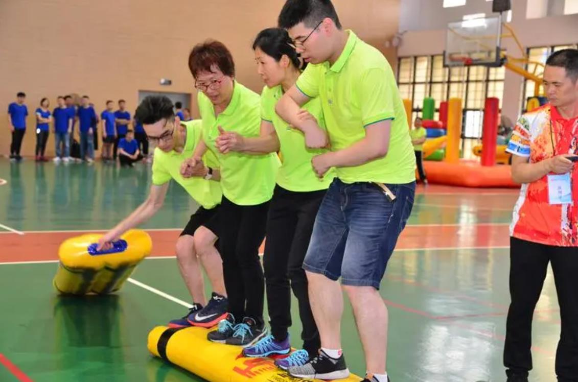 Linghua Jesensko zabavno športno srečanje zaposlenih