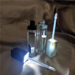 Customized Popular LED Light Lip Gloss Packaging Tubes with Mirror