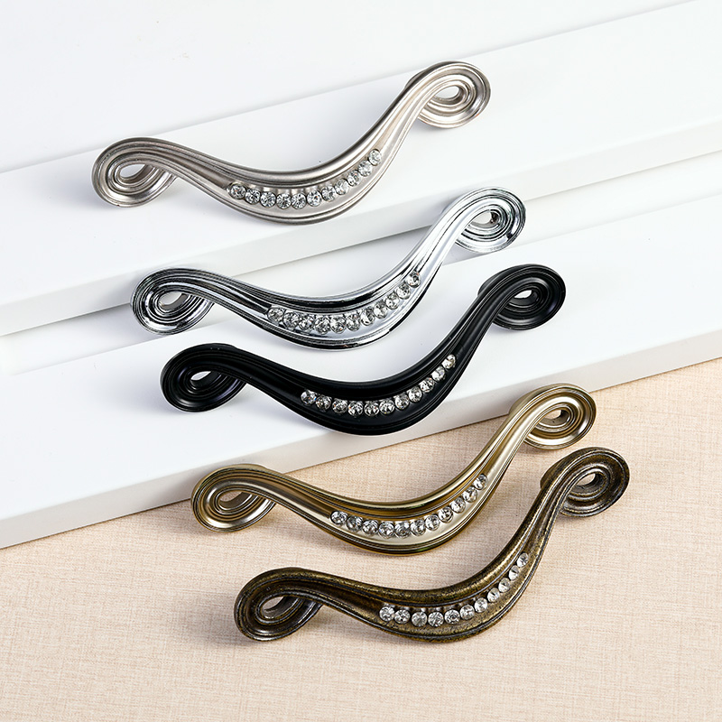 China Cheap price Furnitue Drawer Pulls - Good handness Corosion resistanceFurniture Luxury Drawer Pulls Crystal Cabinet Handles & Knobs – Yu Hung