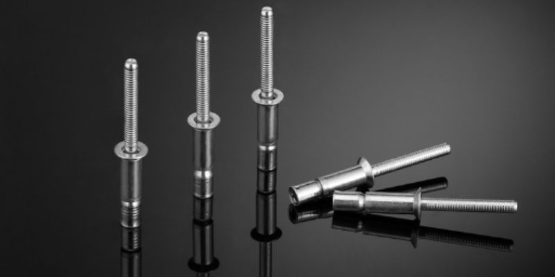 How many types of riveting are there, and the characteristics and application scope of each type of riveting? III