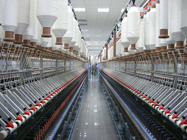 Transformering av tekstilindustrien: Polyakrylamids rolle i bærekraftige farge- og etterbehandlingsprosesser