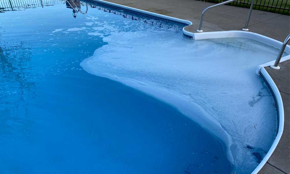Why does Algaecide Foam in Pool？