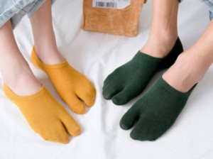 2 Toe Socks