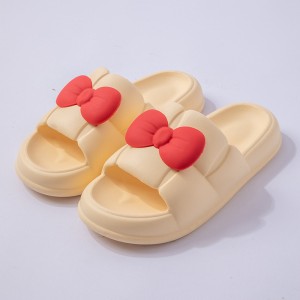 Feet feeling slippers for female lovely ins in summer; couples at home wear sandals outside