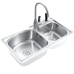 Double bowl kitchen sink with knife holder