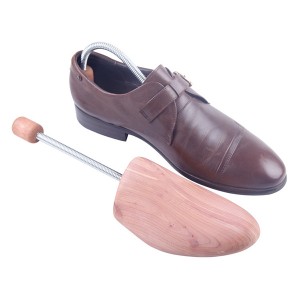Shoe Tree Factory The classic spring-loaded Cedar Wood Travel Shoes Trees