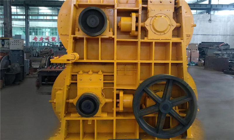 Note on the use of toothed roller crusher