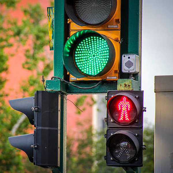 Как трябва да избират производителите на светофари?