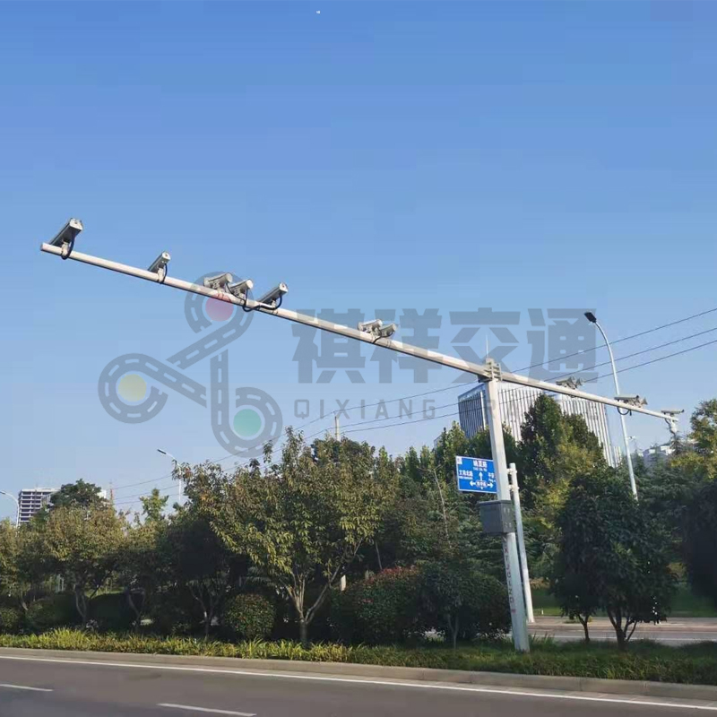 Traffic light pole standards