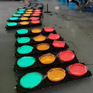 Фабрика за Китай CE RoHS 200 mm 300 mm 400 mm Предупреждение Трицветна пълна топка Интелигентна LED слънчева мощност Светлинна система за пътни сигнали Включва стрелка за таймер за обратно броене
