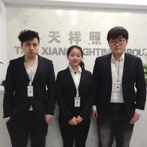 Qixiang Lighting Group Displej v štýle personálu