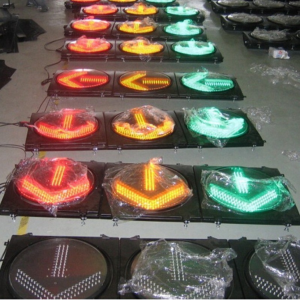 Fàbrica subministrada a la Xina Fàbrica de carretera Treball de llarga vida Elevació de cabrestant IP65 Vermell Groc Verd Semàfor solar LED de color