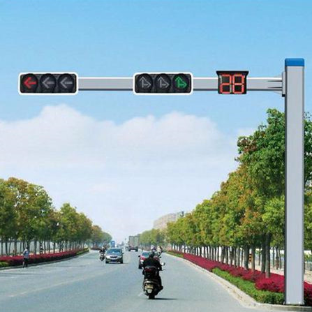 What are the advantages of traffic signal control?