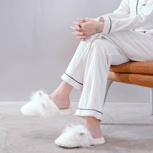 New Arrival Cute Warm Indoor Flurry Plush Slippers For Family Members At Christmas Day