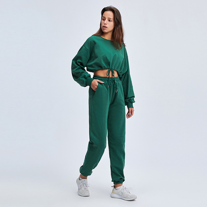 Custom made cropped woman hoodie set factory supply round neck sweatshirts and joggers suit for ladies