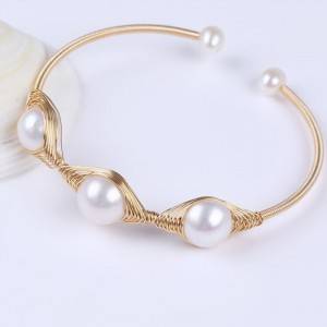 Adjustable Handmade Freshwater Pearl Bracelet