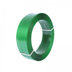 Zaļās krāsas poliestera siksnas rullītis ar lieljaudas reljefu PET plastmasas iepakošanas lenti