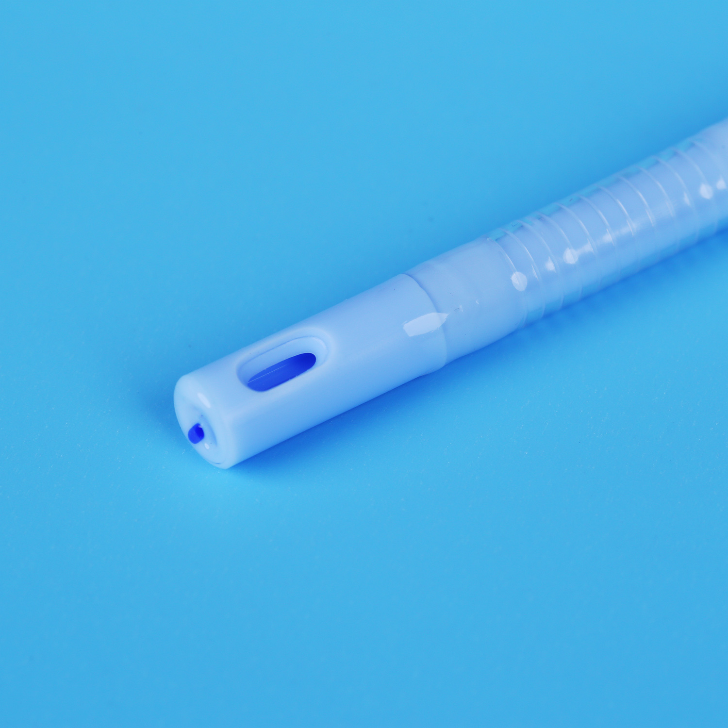 Haɗe-haɗe Flat Balloon Silicone Urinary Catheter tare da Unibal Integral Balloon Technology Buɗe Tipped Suprapubic Use 2 Way Blue