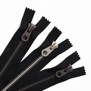 NO.5 metal brass zipper closed end with thumb slider