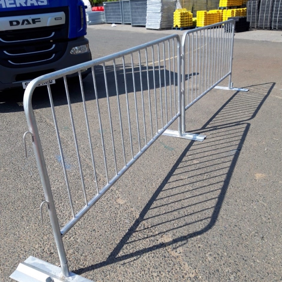 High Quality Crowd Control Barrier and Steel Material BS Standard Hot Galvanized Police Crowd Control Fence