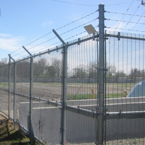 2021 wholesale price  358 High Security Mesh Fence - Anti Climb  3″ * 0.5″ *8 gauge 358 hot dipped galvanized add PVC Powder coated high security wire mesh prison fence – ZN